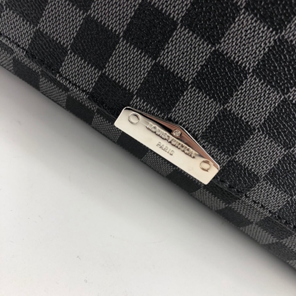 ルイヴィトンバッグ角部分ディテール